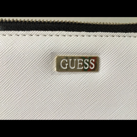 Guess Clutch - Picture 5 of 5